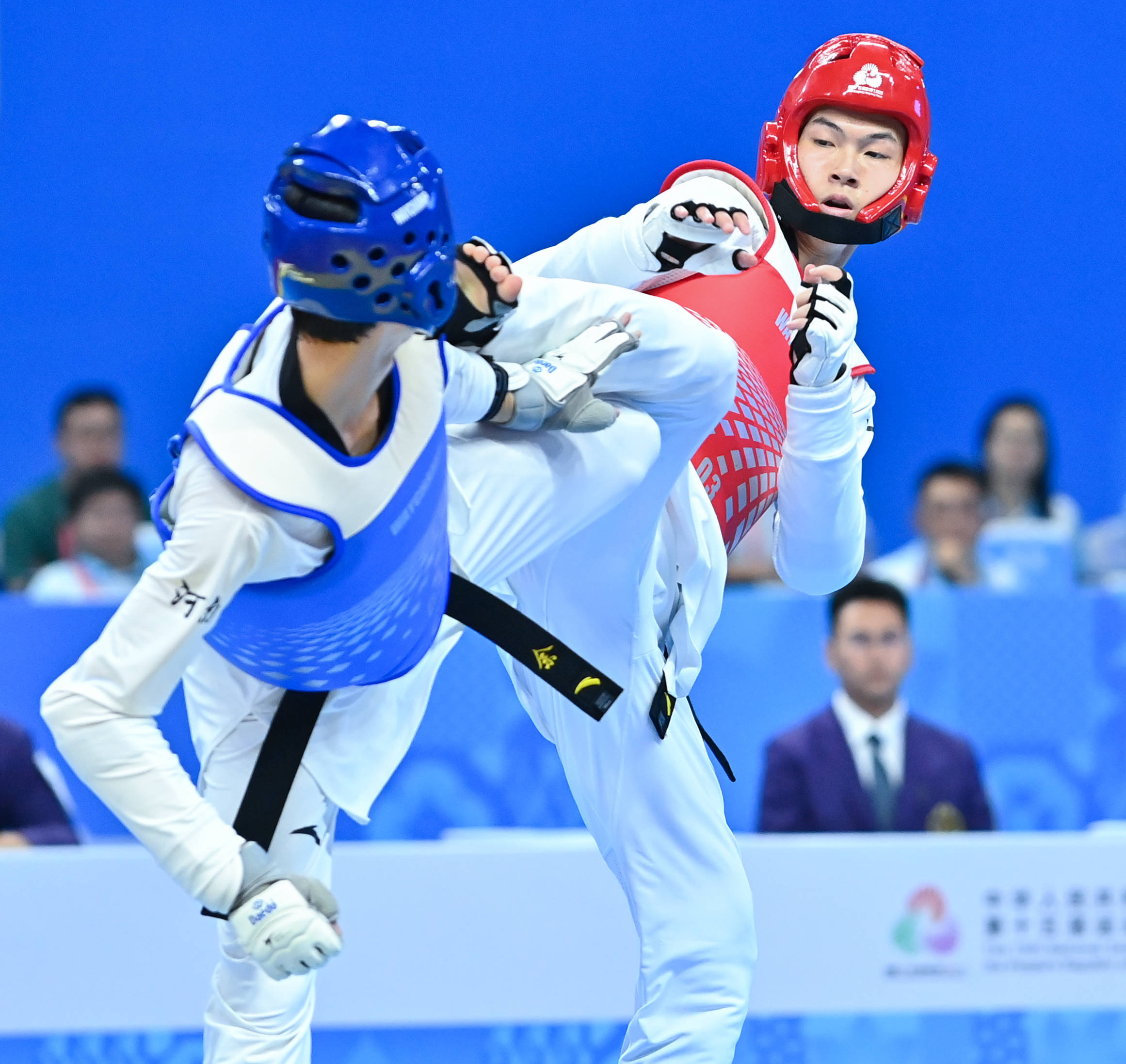 和广东队选, 比赛中, 男子