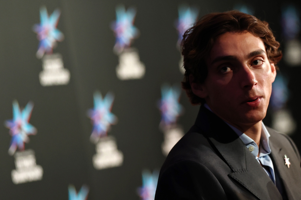 VNp, 瑞典撑杆跳, 首届世界田