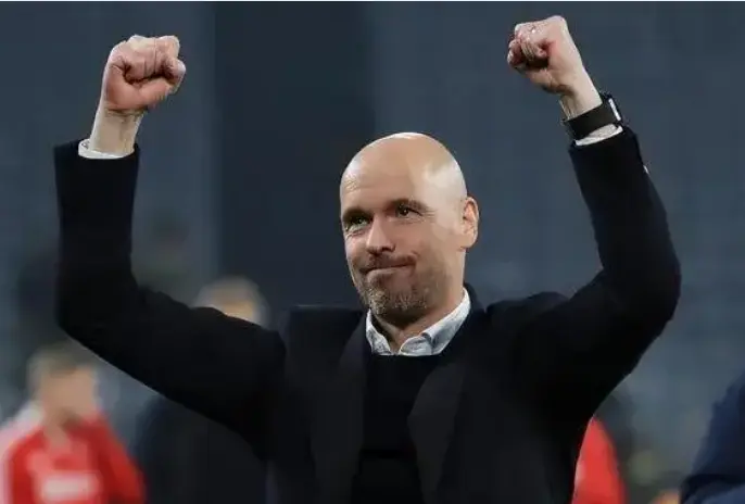 尼黑在小组, 图斯的比赛, 效的进攻 尼黑在小组, 图斯的比赛, 效的进攻